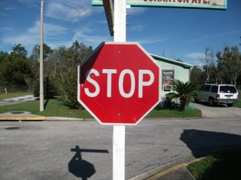 stop-sign_w725_h544